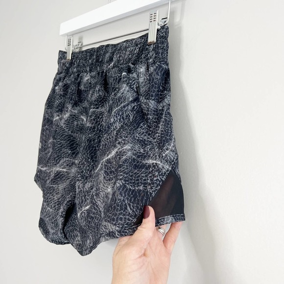 All in motion athletic shorts (Size XS) - Picture 6 of 7